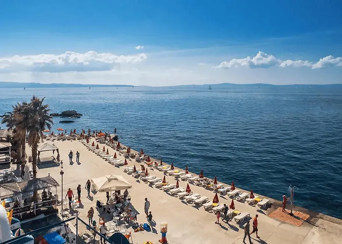 Butterfly With Sea View Split