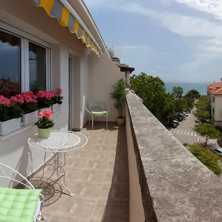 Apartment Butterfly With Sea View