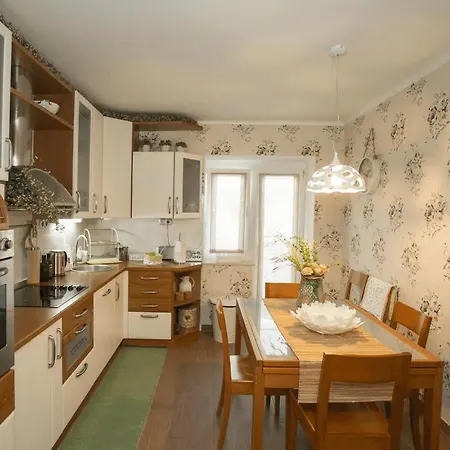 Butterfly With Sea View Split