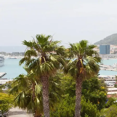 Butterfly With Sea View شقة *