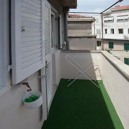 Butterfly With Sea View * Σπλιτ