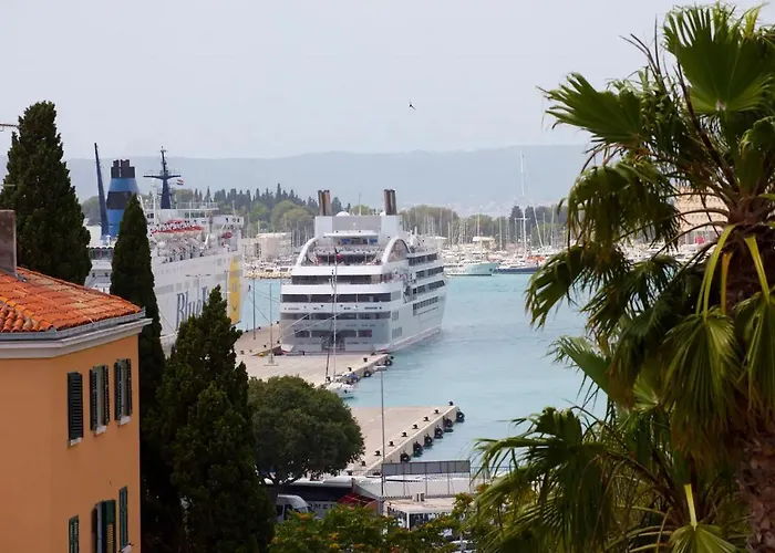 公寓 Butterfly With Sea View 斯普利特